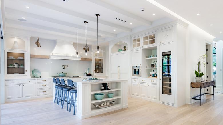 elegant modern farmhouse design with a white and neutral color scheme