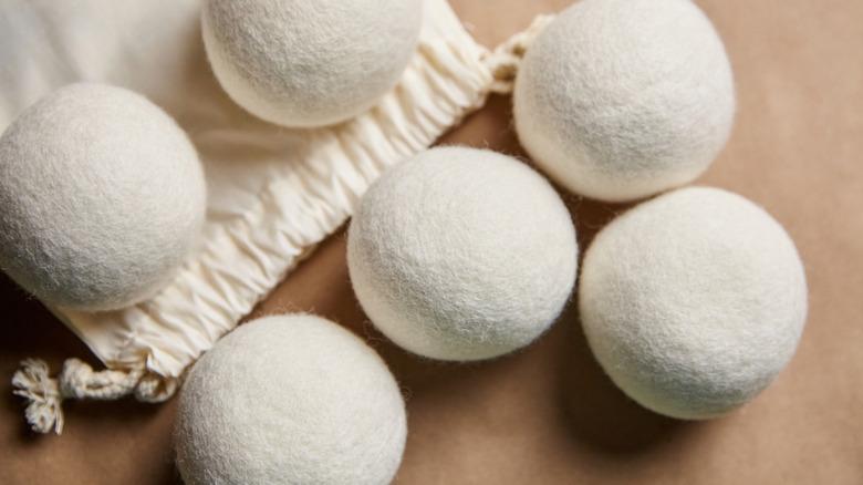 White wool dryer balls